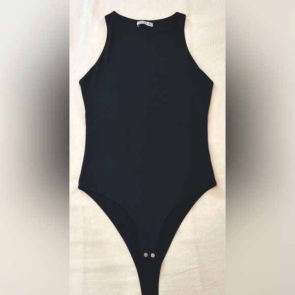 ReoRia High Neck Bodysuit Womens Small Built in Bra Lining NWOT Soft - Picture 2 of 6